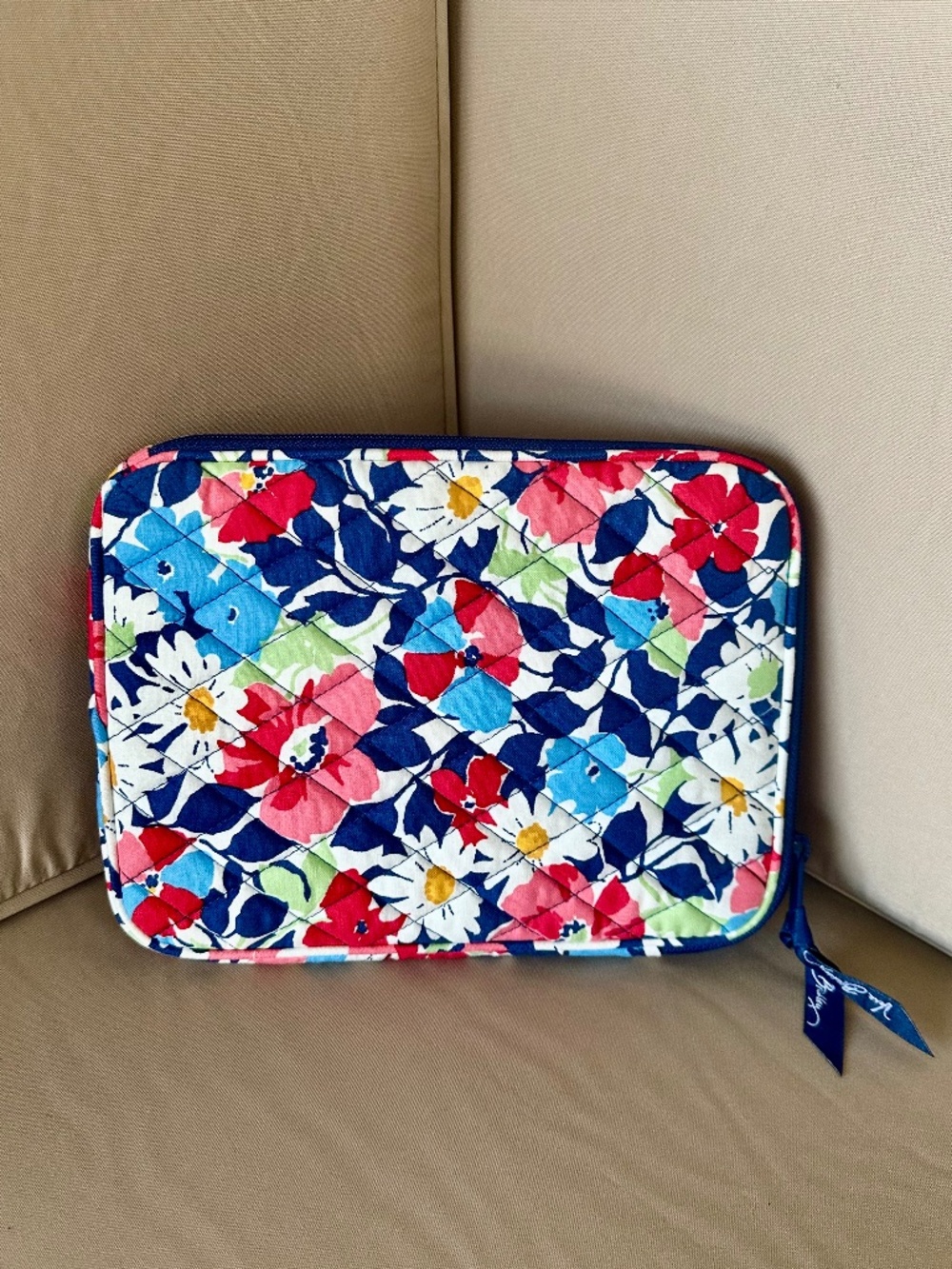 Vera Bradley Summer Cottage E-Reader/ Tablet Sleeve NWOT - Picture 3 of 11